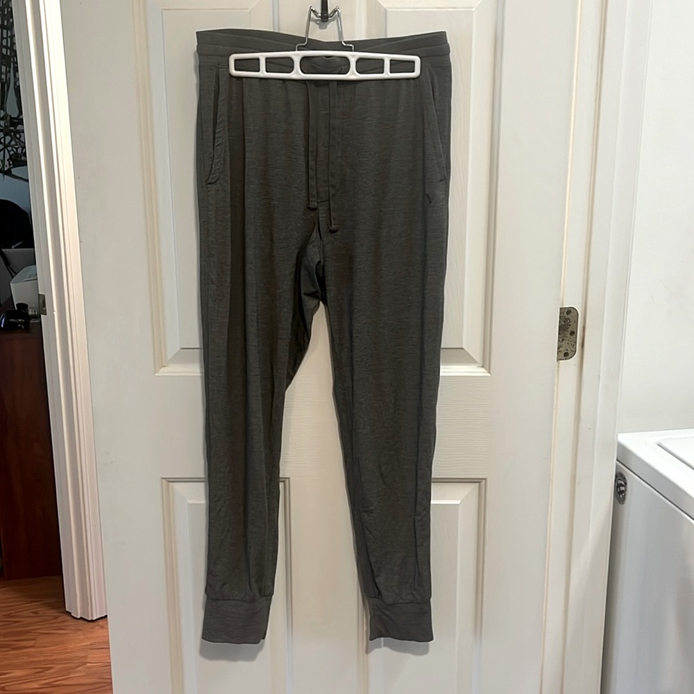 Men’s AE LOUNGE Gray Lounge Joggers with Pockets